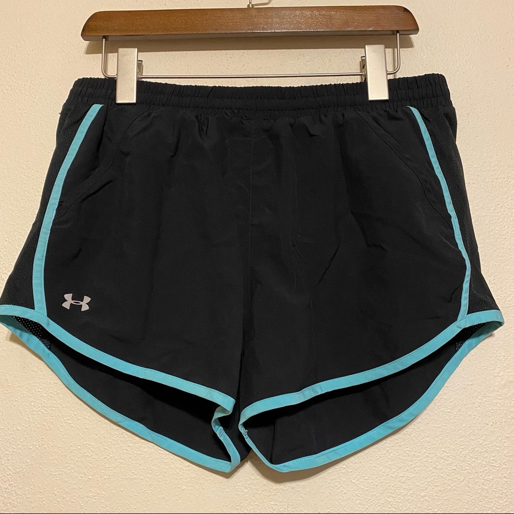 Black Under Armour shorts with pockets